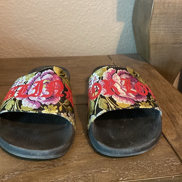 Gucci Blind for Love slides 6 - Picture 3 of 11
